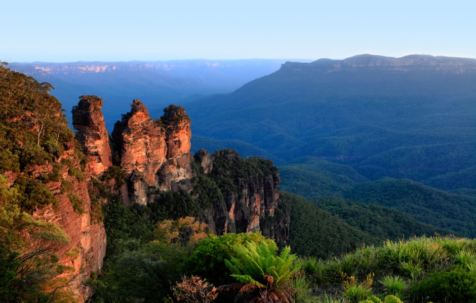 Blick auf die Sydney Blue Mountains mit Landschaft im Hintergrund