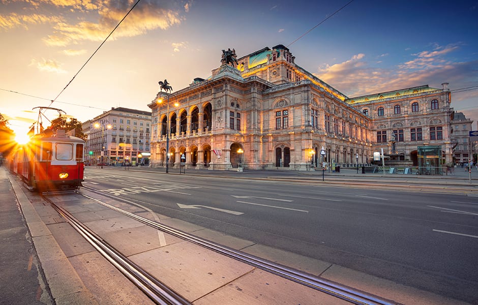 staatsoper bei sonnenuntergang 