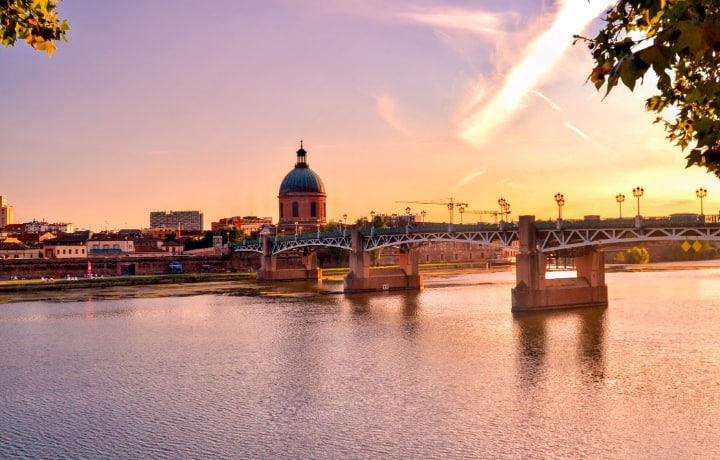 toulouse river and bridge at sunset 