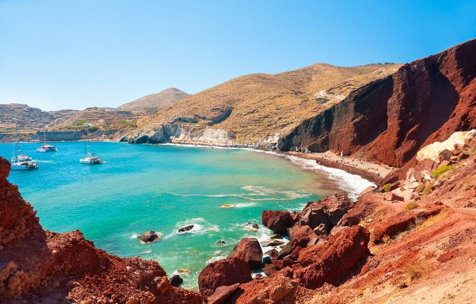 red beach in santorini 