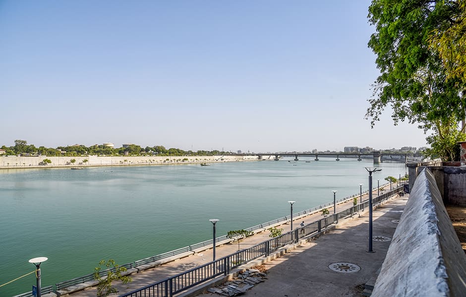 stroll along the sabarmati river ahmedabad