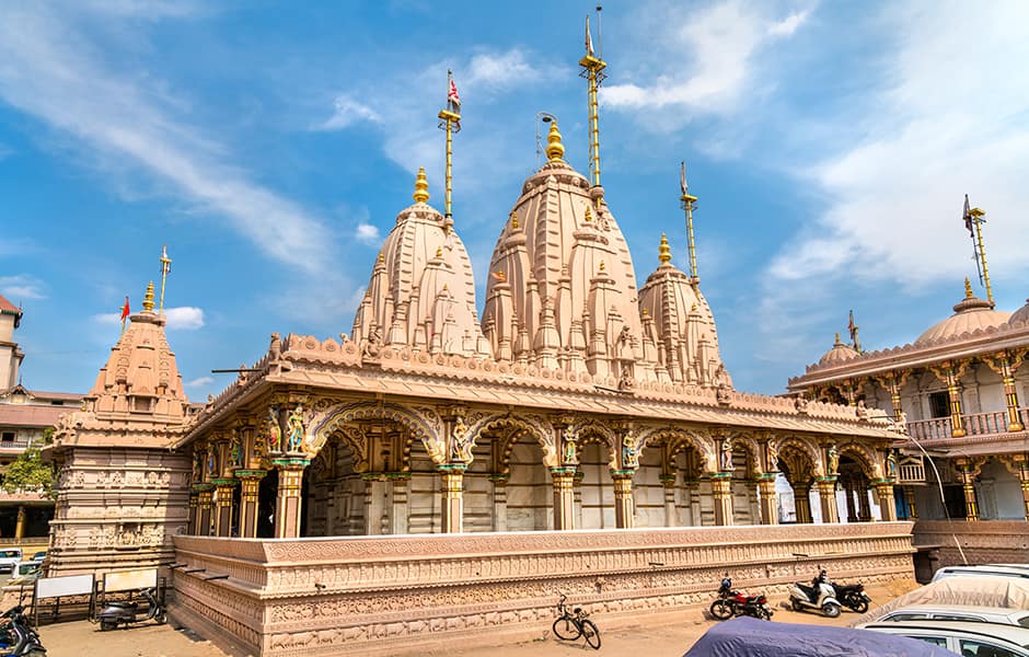 outside of kalupur swaminarayan mandir temple in ahmedabad india