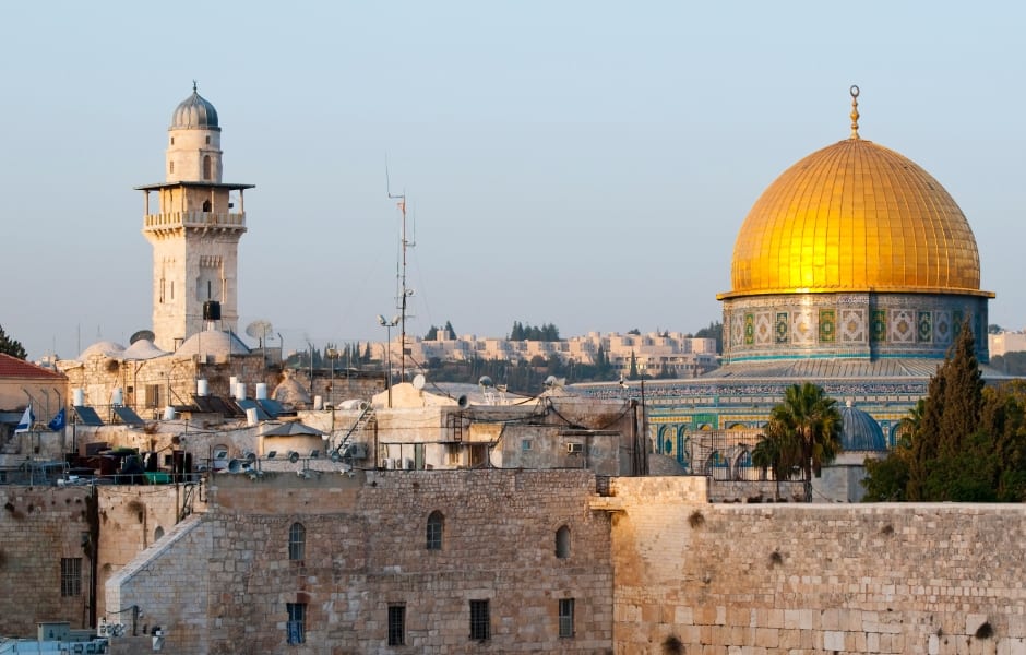 dome of the rock and western wall in jerusalem