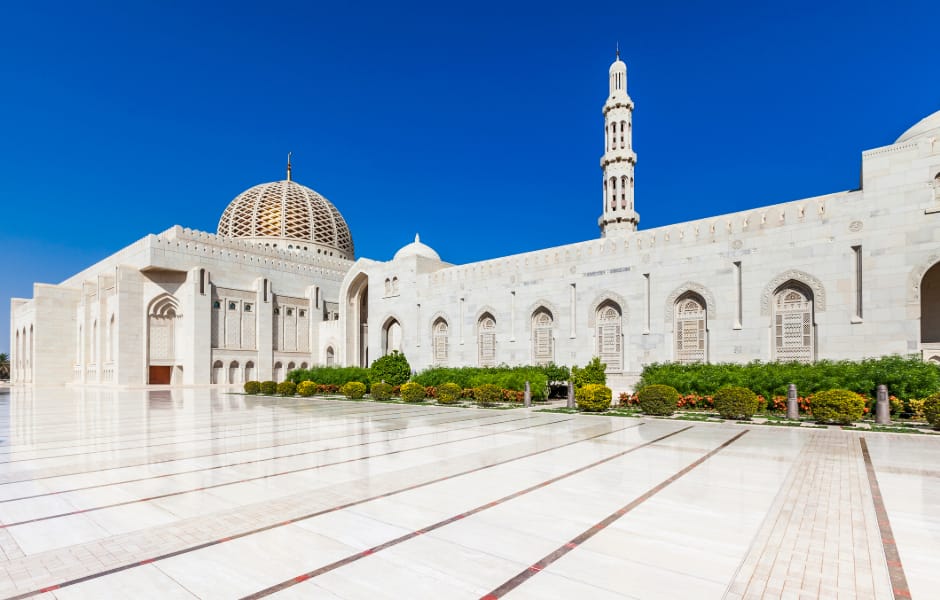 beautiful grand mosque in muscat