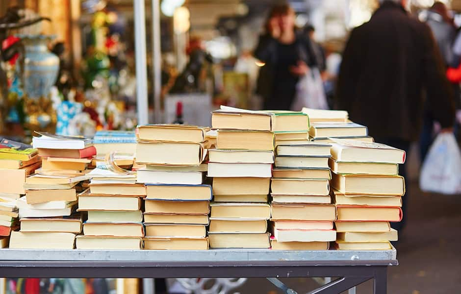 book stalls outside the palace of versailles