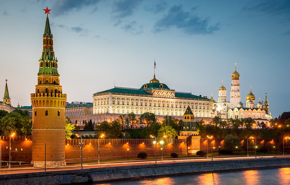 the kremlin illuminated at twilight moscow russia