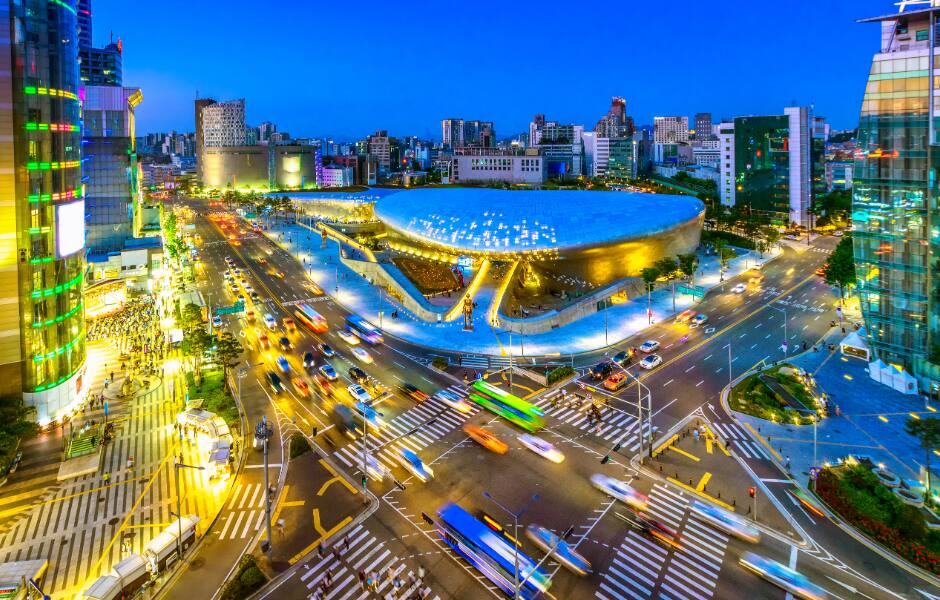 Dongdaemun design plaza at night