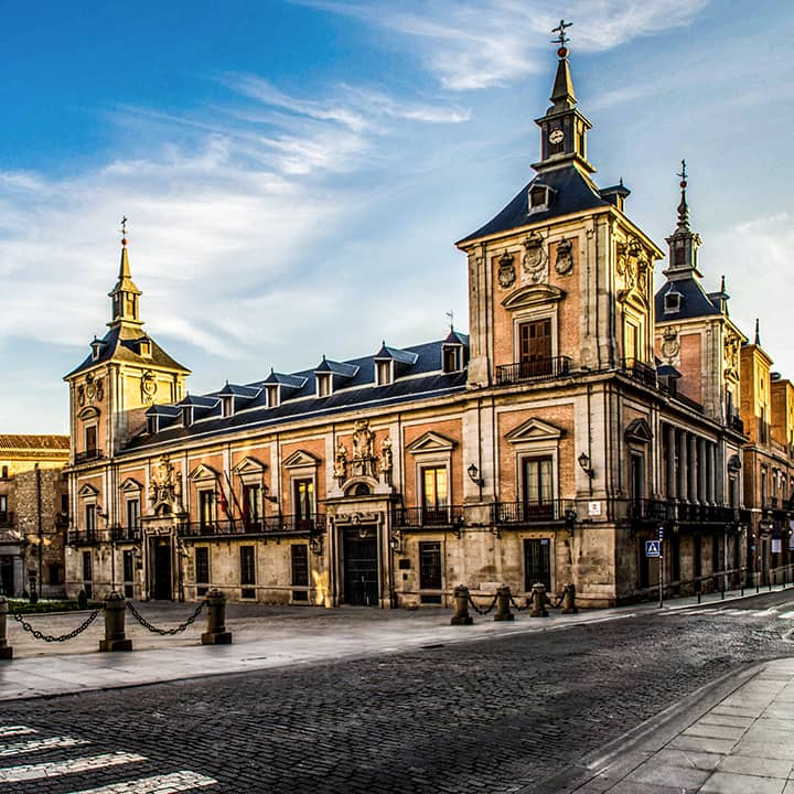 plaza de la villa in madrid