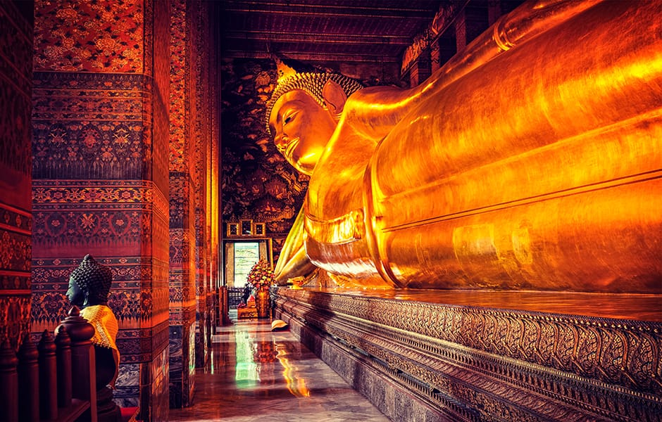 reclining gold buddha statue at wat pho thailand