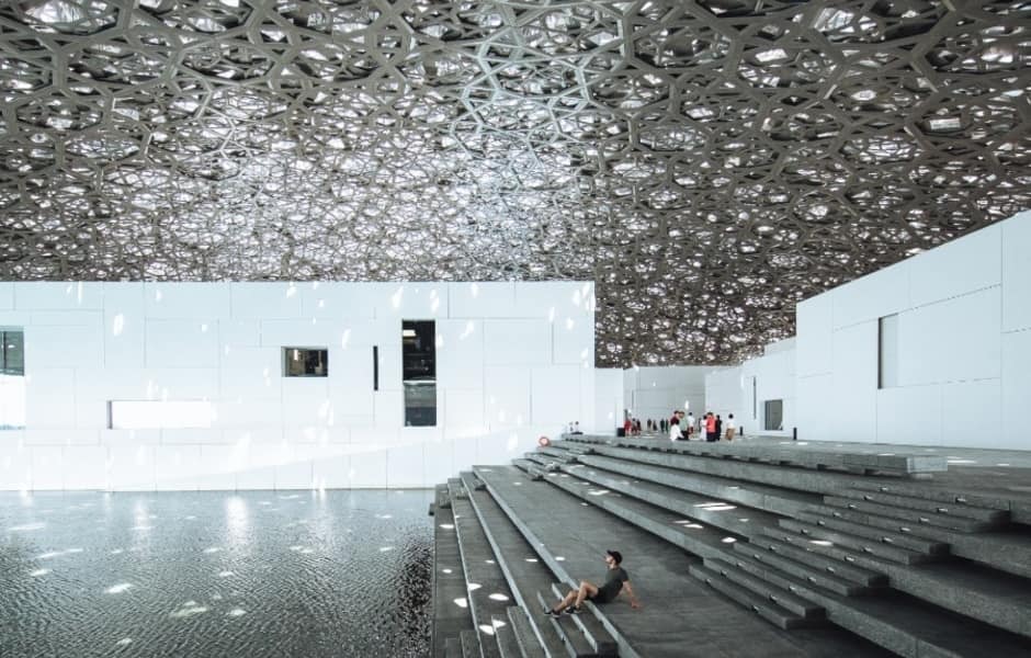 louvre abu dhabi with light rays