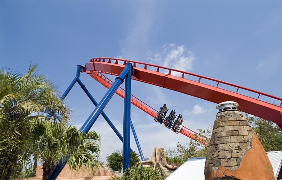 rollercoaster in orlando theme park